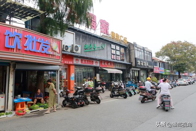 2005年国庆，南泉街上走了一圈，随便拍了一组当地人生活