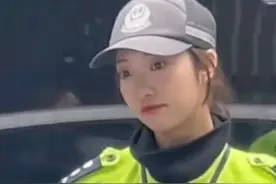火出圈！杭州最美女交警李语蔚，日常生活照曝光，评论区全是警犬图片