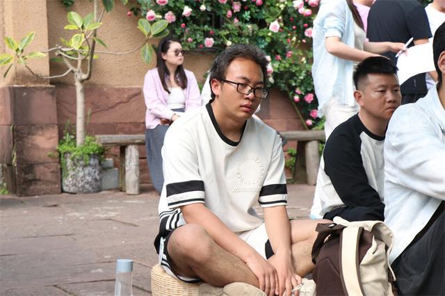 5000元大奖寻“呆王”！丹棱幸福古村第二届发呆大赛五一升级回归