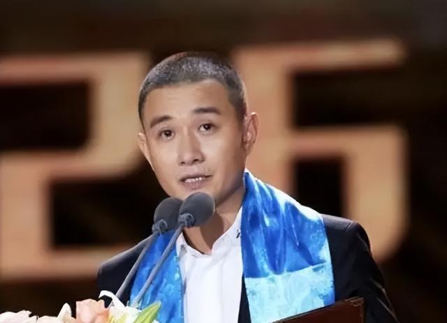 佟大为也没想到，自己竭力帮衬的文章，如今却狠狠打了他的脸