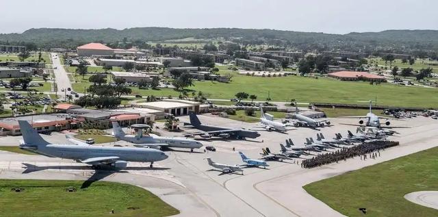 中美一旦开战	，美军将全面轰炸中国？基辛格曾称：中美正走向悬崖