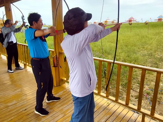 内蒙古旅游：从牛奶湖到风情马镇行（图）