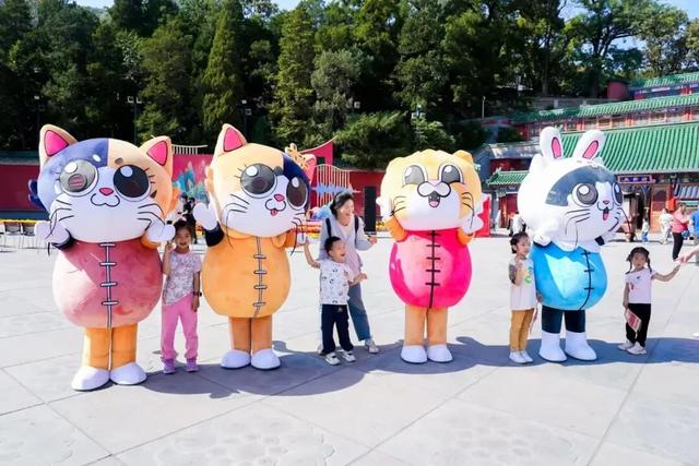 看演出、体验非遗、吃万人长寿面、听音乐会......在石景山从早玩到晚
