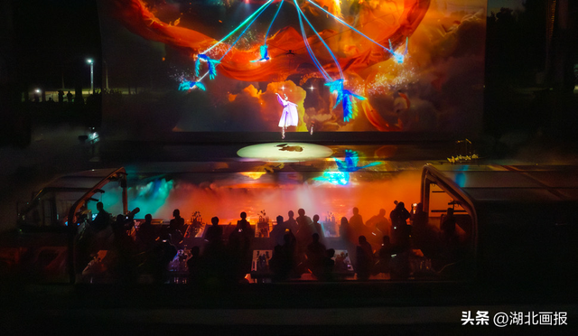 【知音湖北】烟花、战袍、光影魔法，一键解锁朋友圈新皮肤！（湖北夜游指南三）