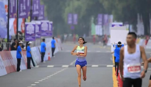 最快护士张水华遭中国田协除名？官方竞赛系统业余跑者唯独没有她