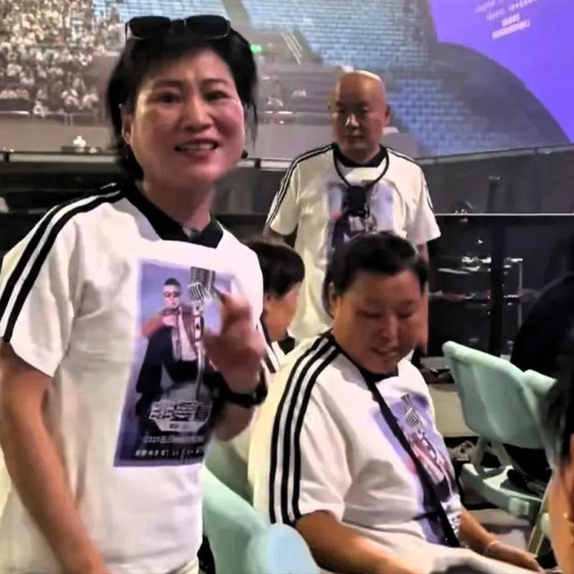 一人挣钱全家花！岳云鹏弟弟全国骑行看望老母，有哥在啥都不用干