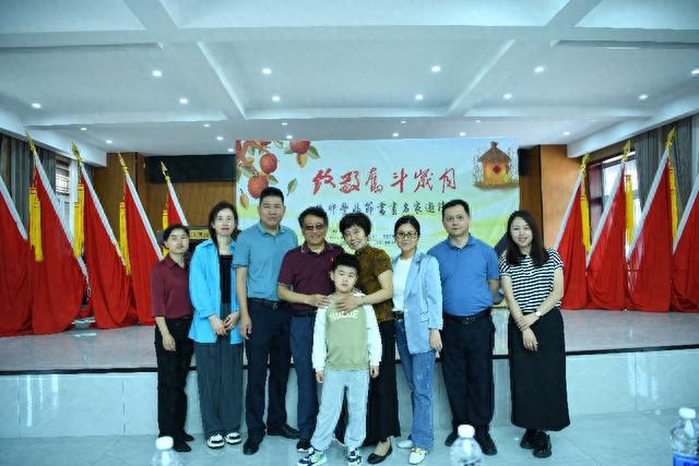 惠风滋润枝头秀 硕果金秋格外红--现代书画网携手书画名家扎根乡村