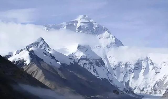 一对夫妻攀登珠峰，妻子被遗弃山顶，1年后竟在山顶发现丈夫遗体
