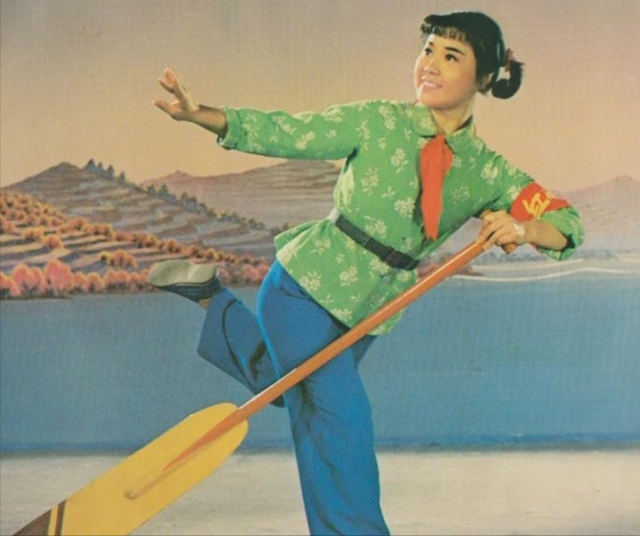 吃里扒外、永不回国？带30名演员留美不归	，如今年过花甲归来