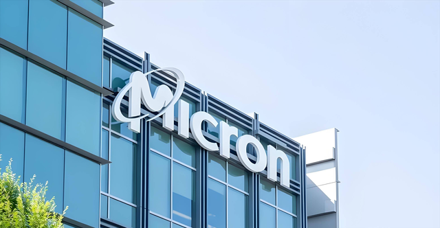 中国芯片历史突破！碾压韩美3巨头！亏损千亿美韩急着访华求和？