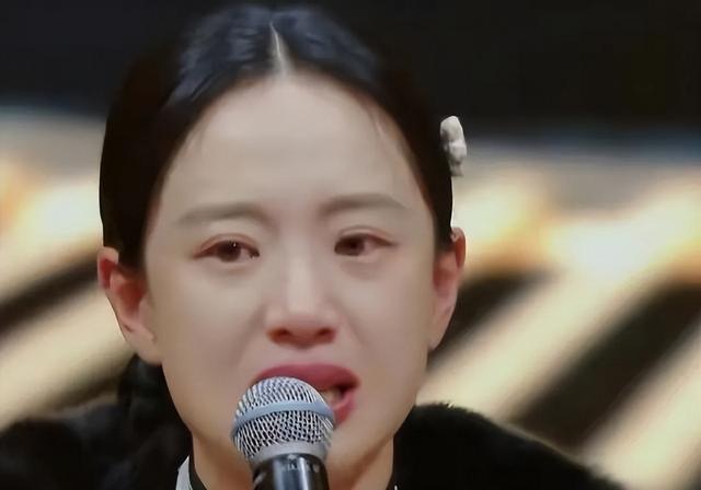 这跟不穿有啥区别？32岁李梦真空上阵，几乎全裸，简直太大胆
