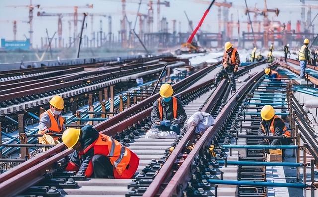 国家进入一级战备状态，紧急召回的军人，如果买不到车票怎么办