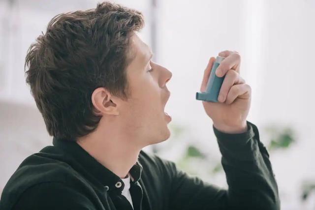 哮喘患者不能吃鸡蛋？医生辟谣：不想哮喘加重，少吃这3种食物
