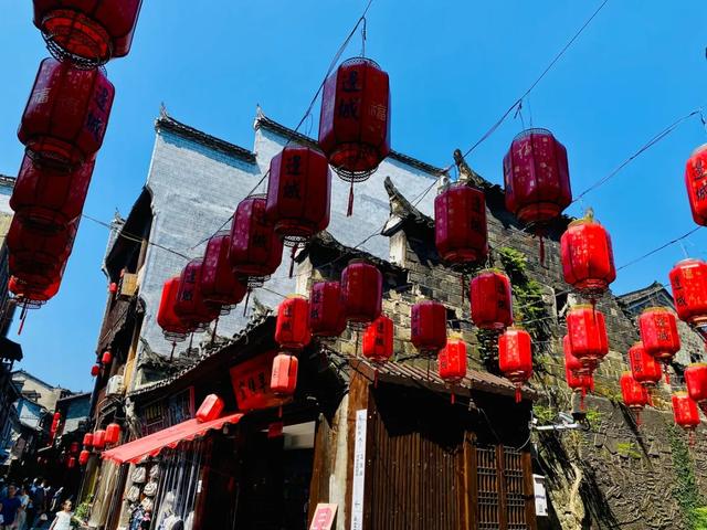 边城印象:一口吃三省 三地闻鸡鸣!