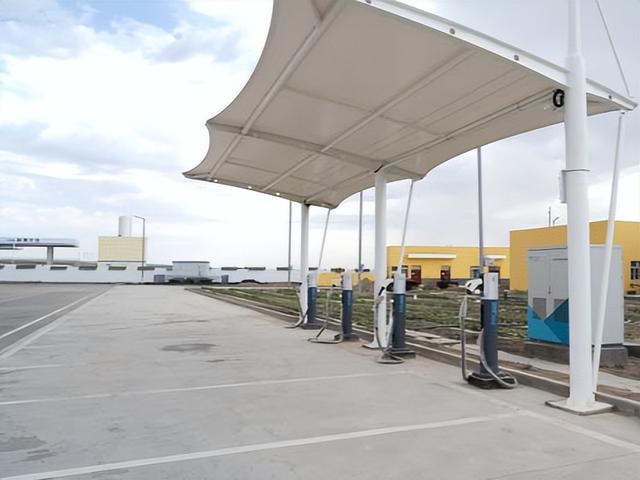 别赶路，来停驻！—S21阿乌沙漠高速的暖心打开方式