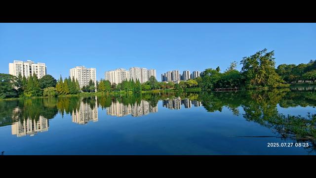 暑假走进寂静的校园(手机拍一)