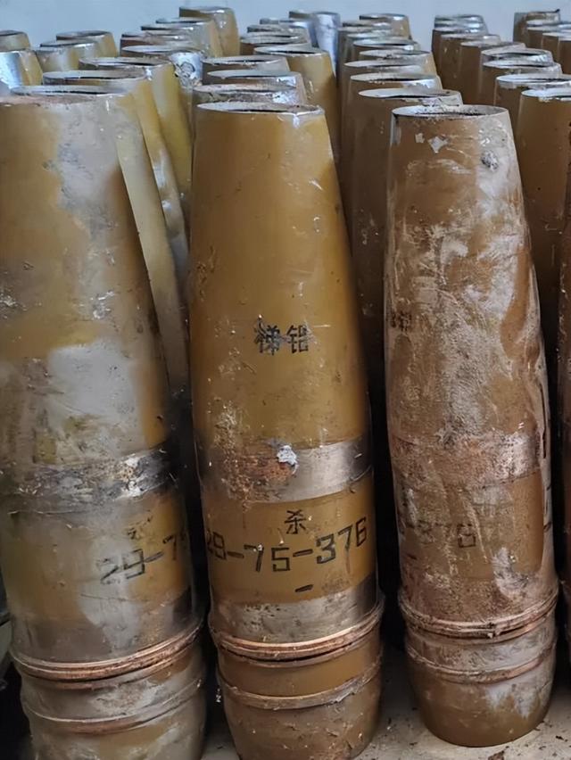 解放军报警！有人拾取3吨多炮弹残片卖钱，甚至有完整弹头？