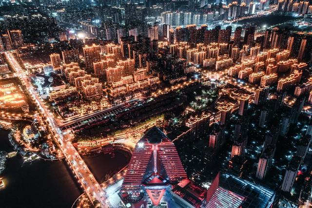 去了一趟陕西西安，看到了盛唐不夜城的璀璨年味