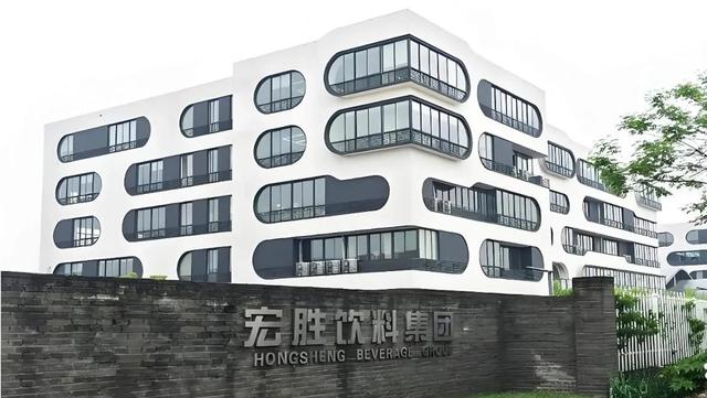 官媒发文！宗馥莉再破天花板，让亲叔宗泽后和整个商界沉默了