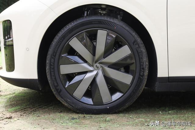 理想i6实拍