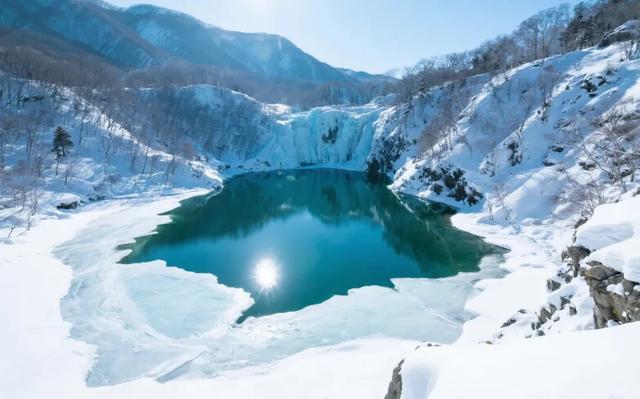 长白山冬日限定:冰封天池、雾凇魔界,一场与天地对话的旅程