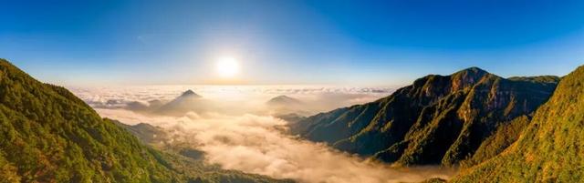 11月5日实拍！一起来看明月山超震撼云海日出奇观！