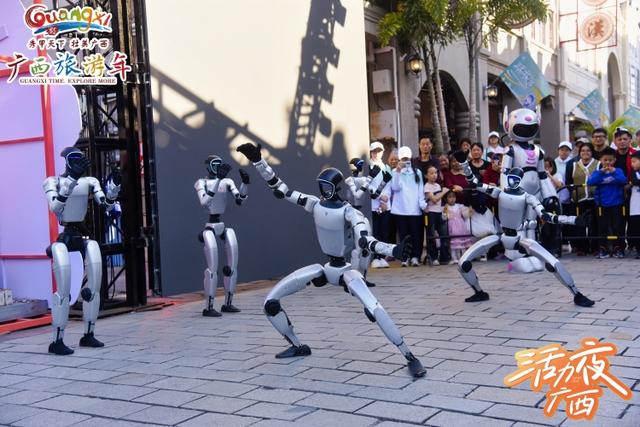 2025“活力夜广西”百色主场活动点亮“千姿百色夜”