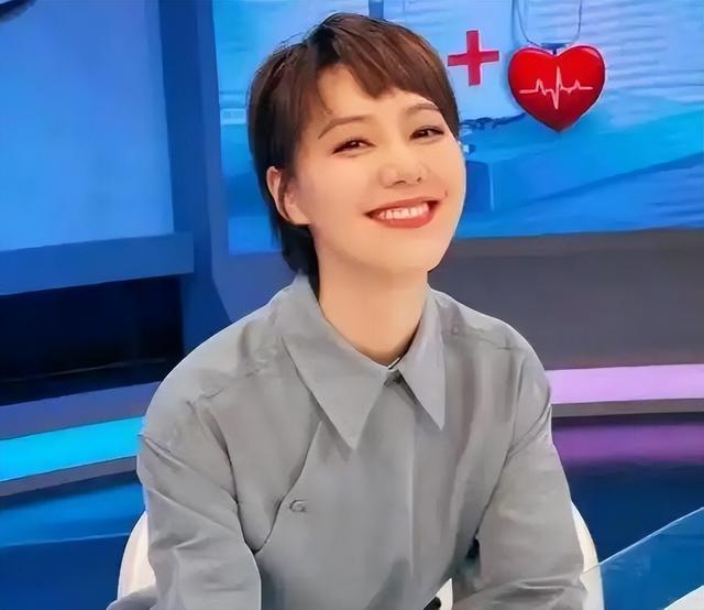 讨好大佬陪睡上位？遭央视“开除”？曾是央视女主持谣言有多离谱