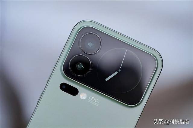 国产手机王炸！小米17 5分钟卖爆，标准版实力碾压Pro版？