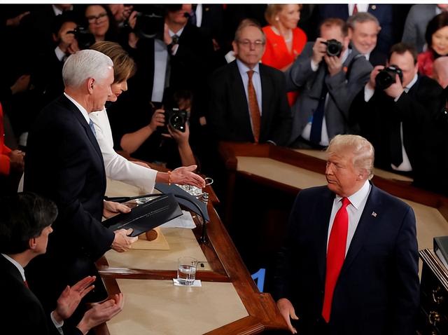 佩洛西退休特朗普拍手叫好：是一件天大的好事！民主党人等了30年