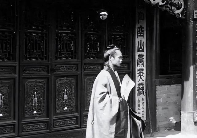 旧时东北绺子里胡子吃什么伙食：平时窝头咸菜，砸窑后当场解大馋