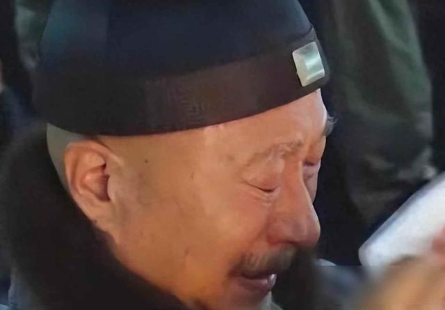 人民日报再次“点名”陈佩斯！撰文字字珠玑，给娱乐圈敲响了警钟