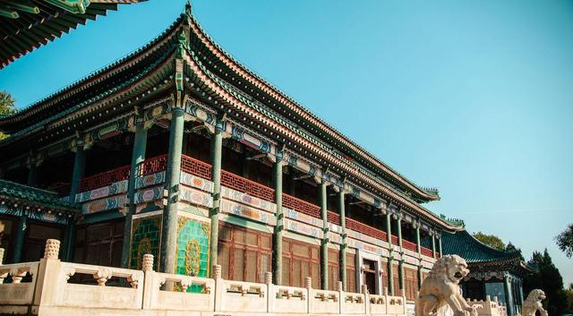 离故宫六百米	，神秘绿色古建，开放但少人探访