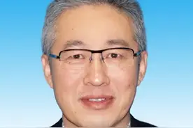 山东一市两名局长同日履新图片