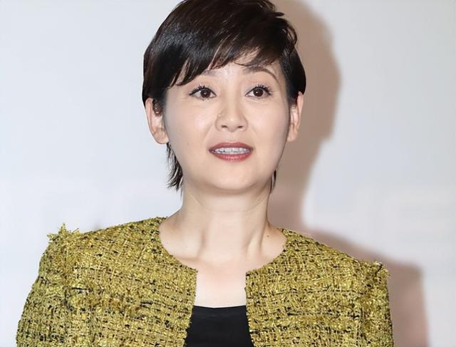 徐帆不再隐忍，高调回应和冯小刚离婚传闻，16字回应字字扎心