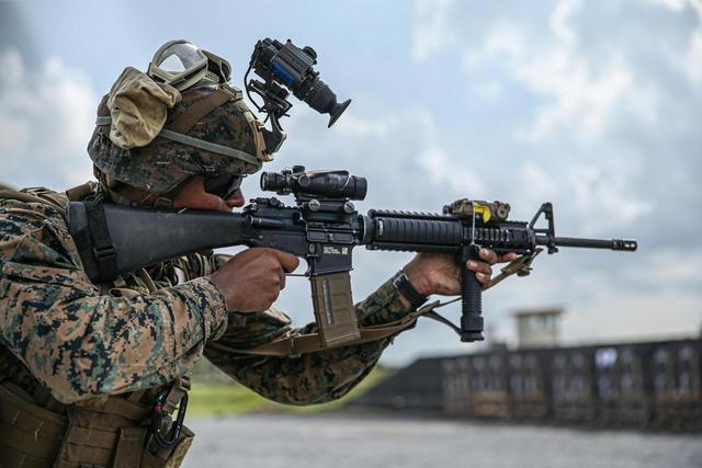 M16A4：“冷战遗产”与“现代战术”完美融合的经典步枪