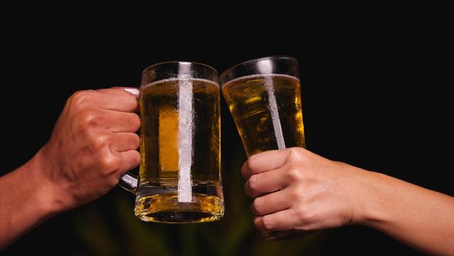 晚上不吃饭会更健康？医生提醒：年过55，晚餐要遵循这5个原则