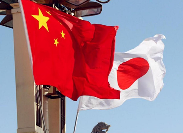 高市还没登上访美飞机，美日突然联手派兵，决不许中国改变现状？