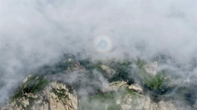 登初秋泰山，揽日出云海浩渺盛景