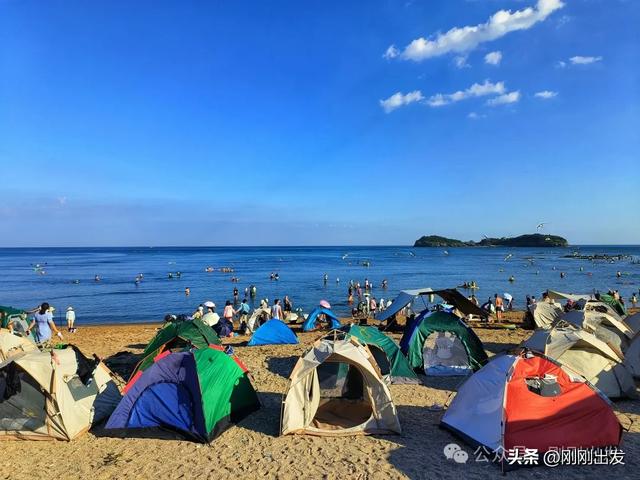 就在傅家庄浴场旁边，大连这个海边更美