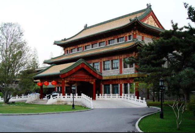 一文深度讲解人民大会堂和钓鱼台国宾馆：吃一顿国宴要多少