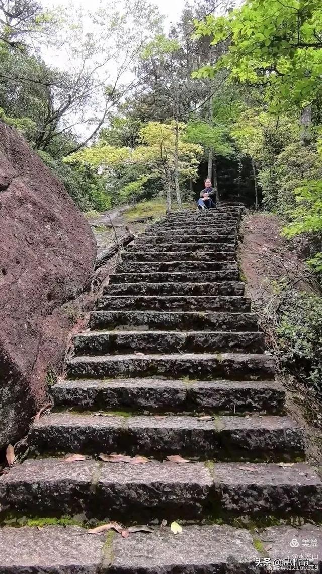 真正的小众避暑胜地！这方秘藏于千米高山之上的清凉秘境等你来！