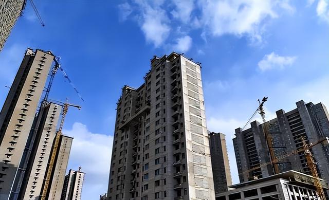 曹德旺预言要成真？若不出意外，2026年房地产将面临5大转折
