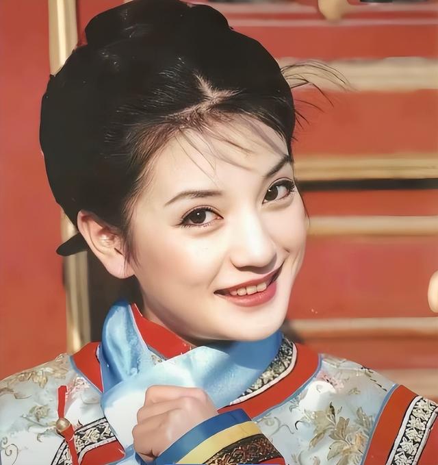 善恶终有报！49岁赵薇近况曝光，事业没了婚也离了，丑闻太恶劣
