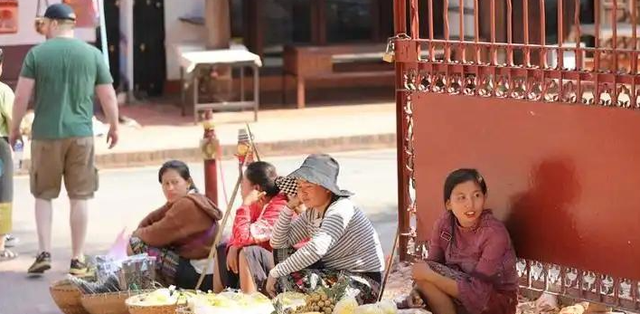 亚洲最穷国，落后中国30年，女性却惊人开放？很多土豪都想去定居