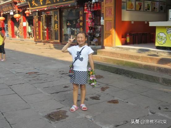 凤凰古城——那人、那花