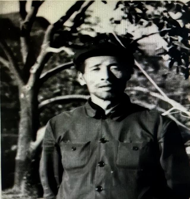 “93阅兵”女民兵王米佳：出身空姐，婆婆和母亲替她负重前行