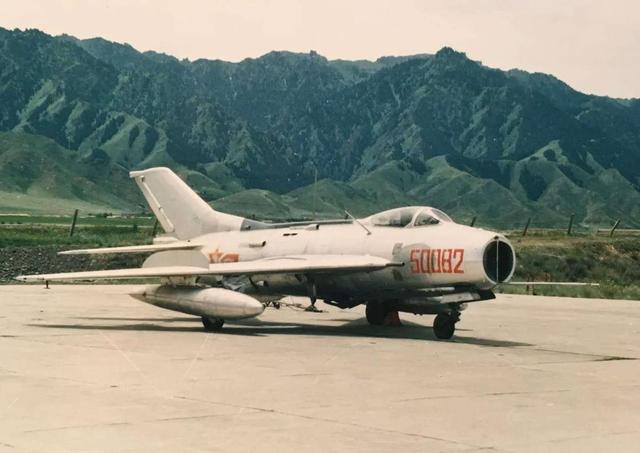 攻不了也守不住？中国空军在西藏上空，被印度空军足足欺负了40年