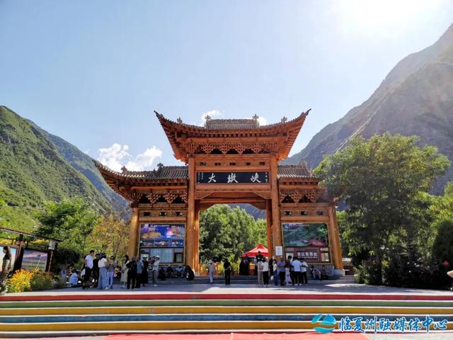 大墩峡：游人如织景如画