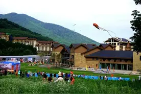 踏青记 | 花漾北大湖~滑雪场的夏天有多“惊艳”!图片